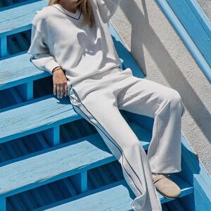 Modal Scuba Fabric v neck NWT by Rae Mode